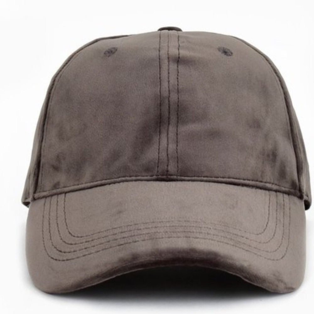 🎉HOST PICK🎉Velvet Baseball Cap - Picture 2 of 4